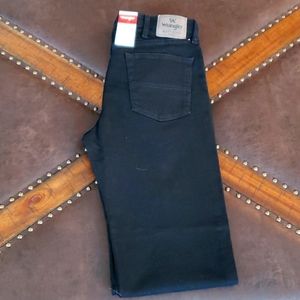 New Mens black Wrangler straight leg jeans! SIZE 34x30